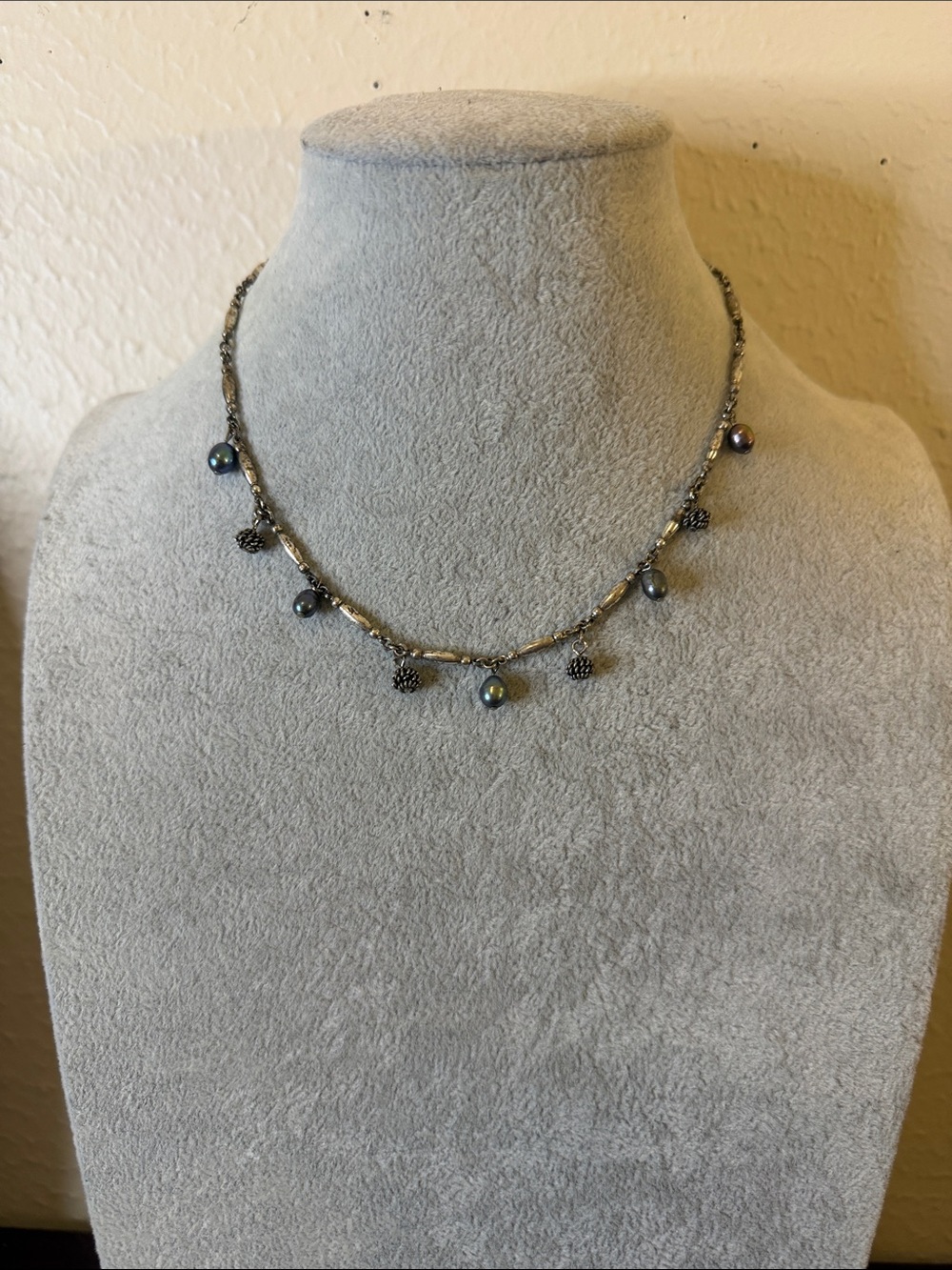 Vintage Anne Klein Station Charm Necklace in EUC!!